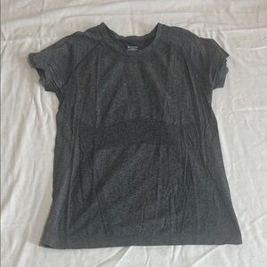 Athleta Dark Gray Short Sleeve momentum tee